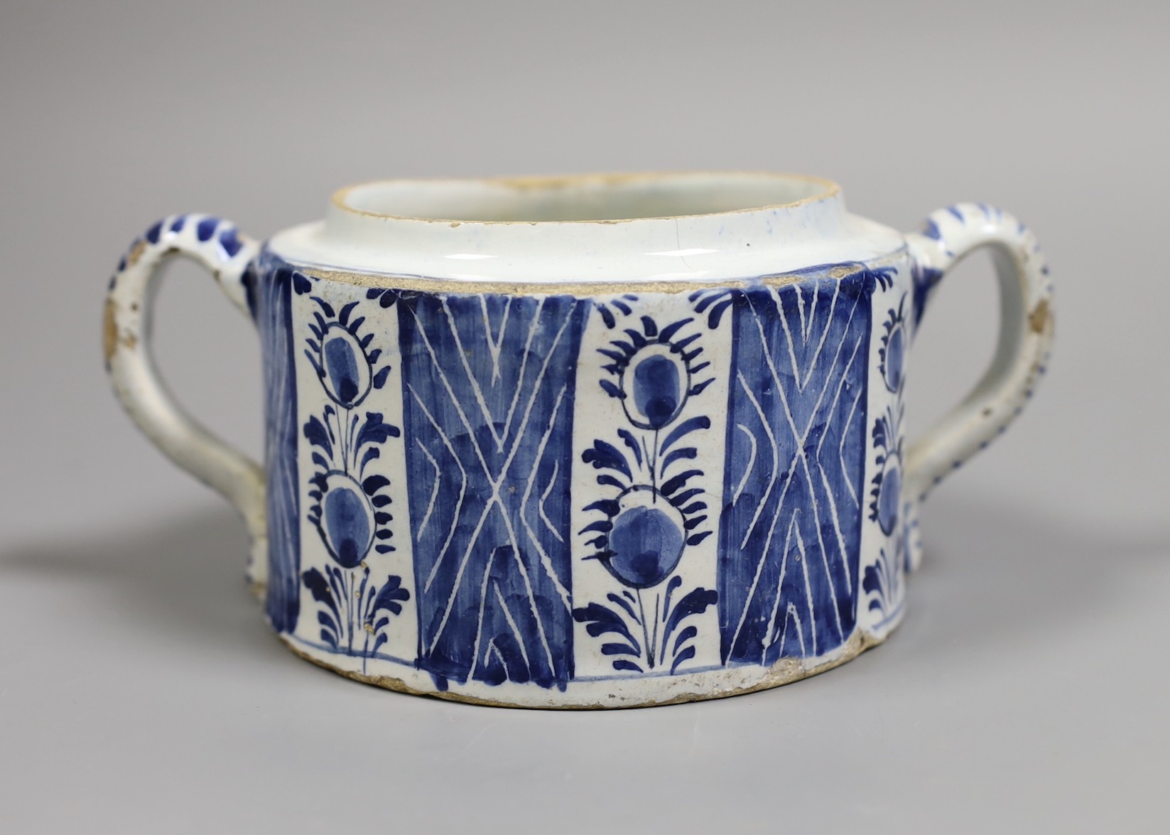 Early 18th century Delft two-handled pot, 19 cms wide